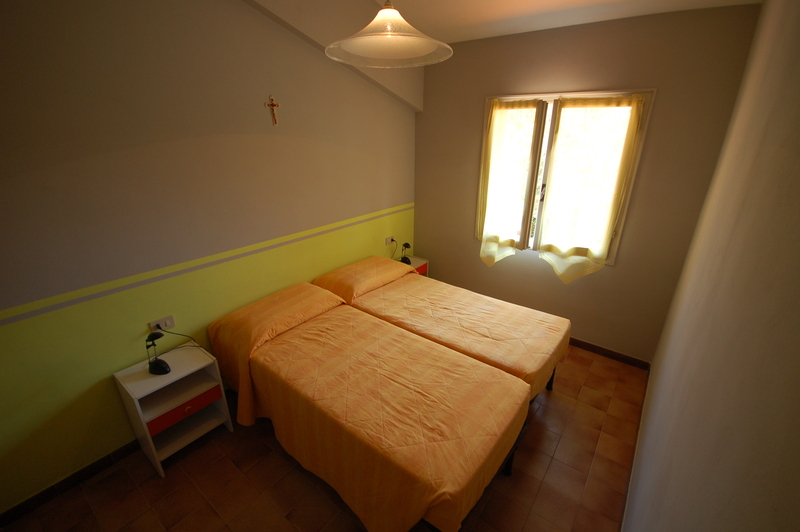 Schlaffzimmer mit Doppelbett