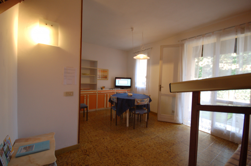 Wohnzimmer mit TV und Schlafsofa - Lido di Pomposa - Delta Blu Residence Village