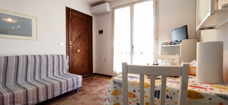 Wohnzimmer mit Klimaanlage - Lido di Pomposa - 2 Schritte vom Strand entfernt